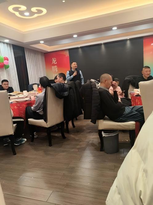 یلیڈا کی 20 ویں سالگرہ منائیں